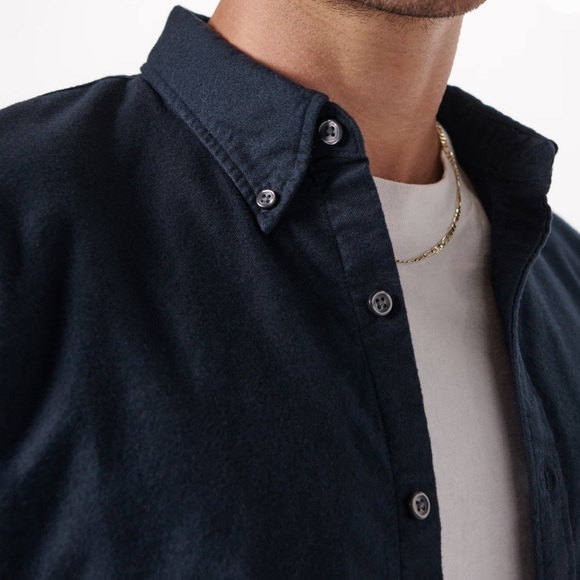 Abercrombie and Fitch Men's XXL, Dark Blue, Button Collar, Button Up Oxford EUC - Picture 2 of 13